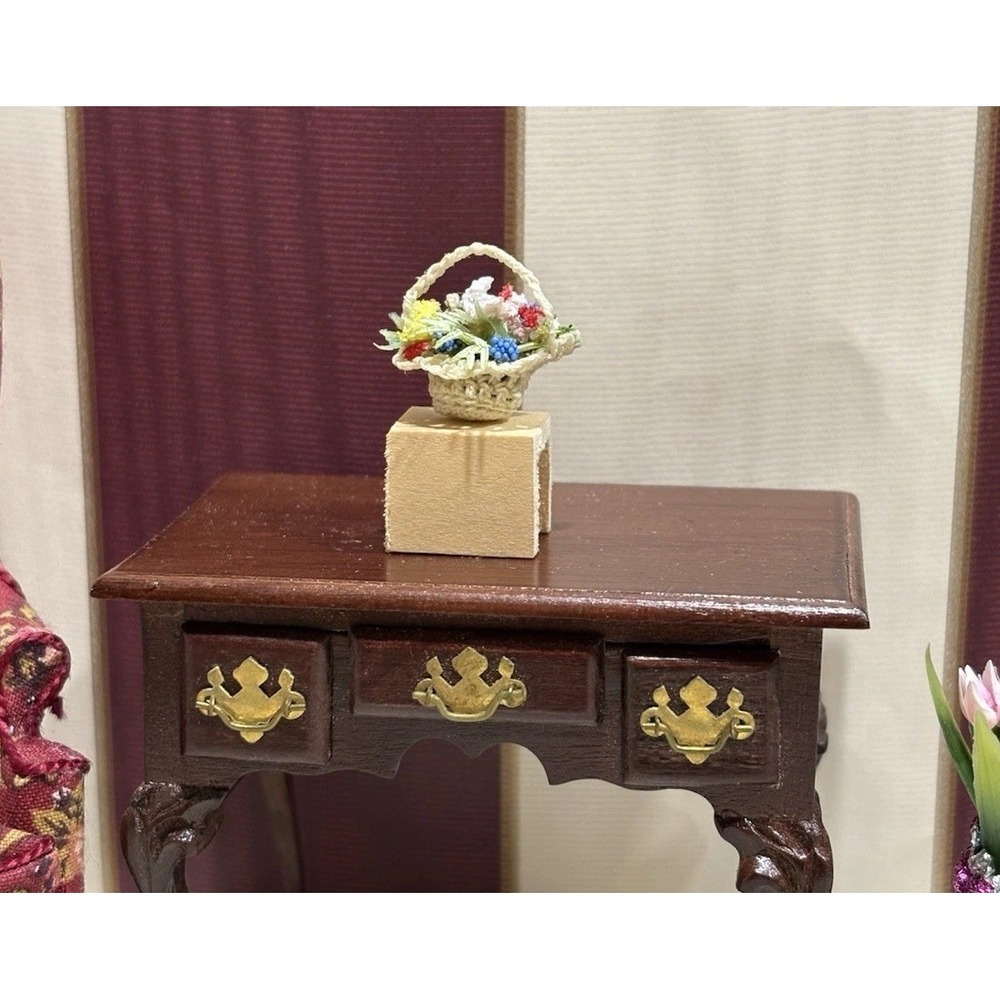 Artisan Dollhouse Miniature Woven White Flower Basket OOAK 1:24 Scale With Stand
